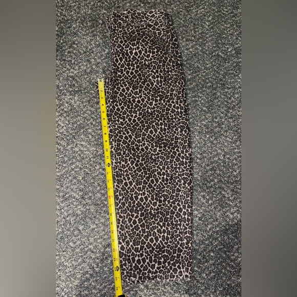 Madewell Cheetah The Darted Barrel-Leg Jean - Picture 8 of 9